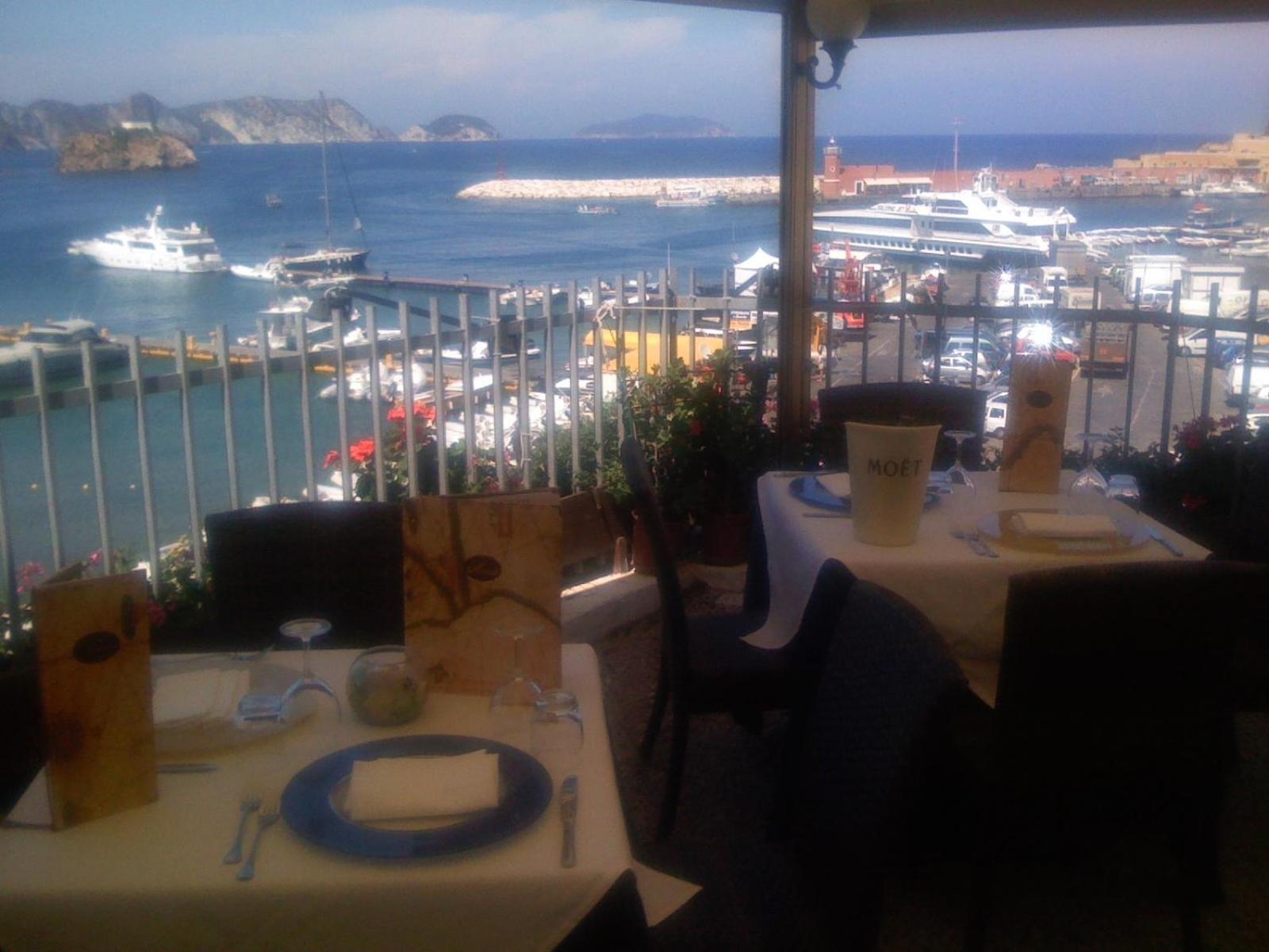 Hotel La Baia Ponza Exterior foto